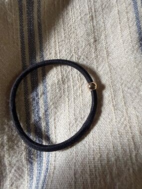 New anthropologie Simple Black Hair Tie with Gold Accent elastic bracelet